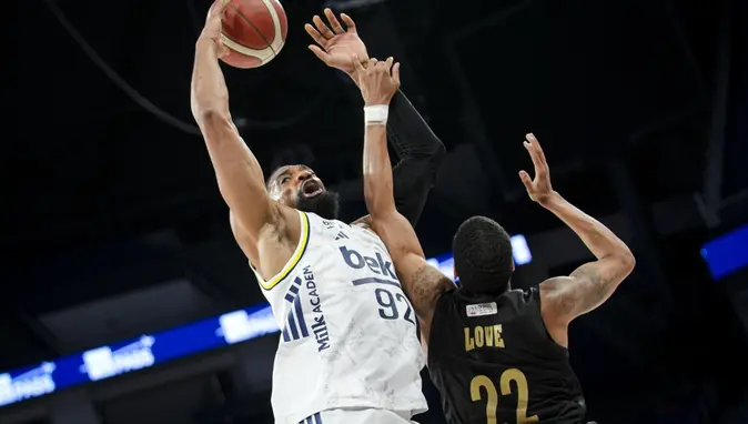 Fenerbahçe Beko yarı Finalde  rakibi Anadolu Efes oldu