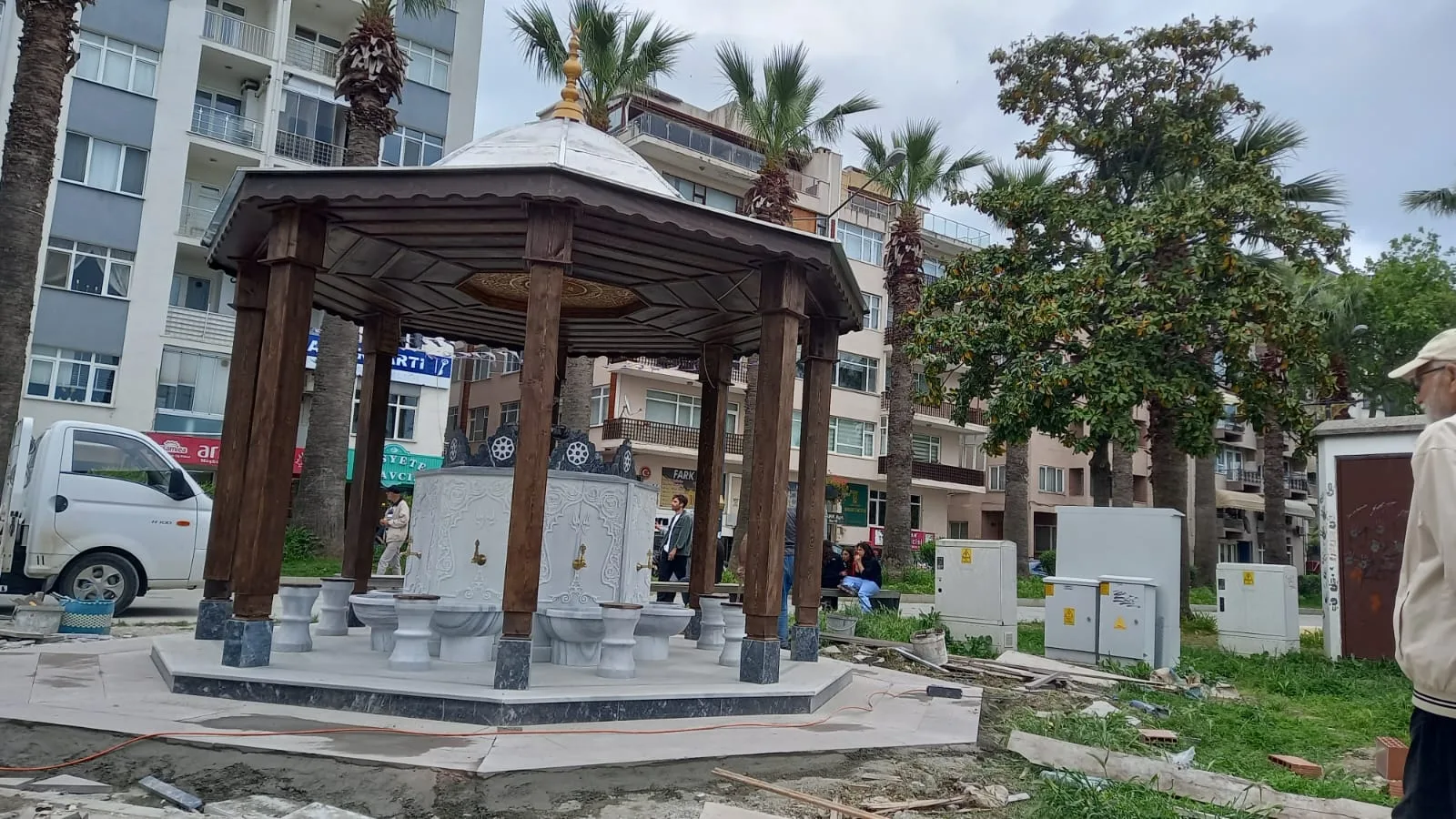 İskele Camii’nde Selçuklu ve Modern Mimari Tarzında 8 Direkli Şadırvan Hizmete Açıldı
