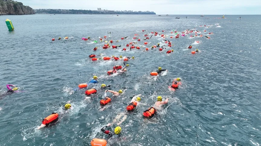 X-Waters yüzme yarışları Antalya’da yapıldı
