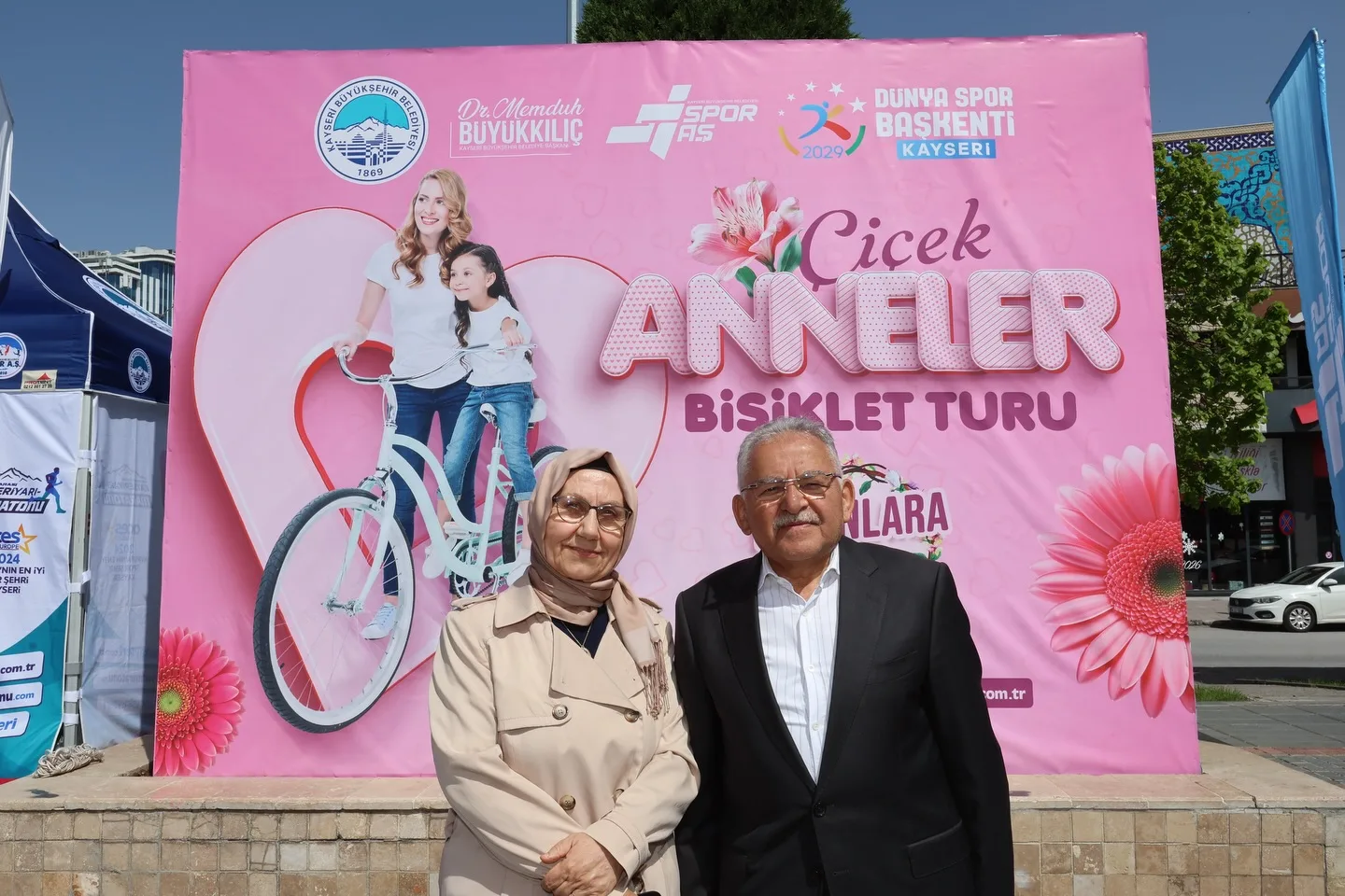 Başkan Büyükkılıç, “Çiçek Anneler Bisiklet Turu” Etkinliğine Katıldı