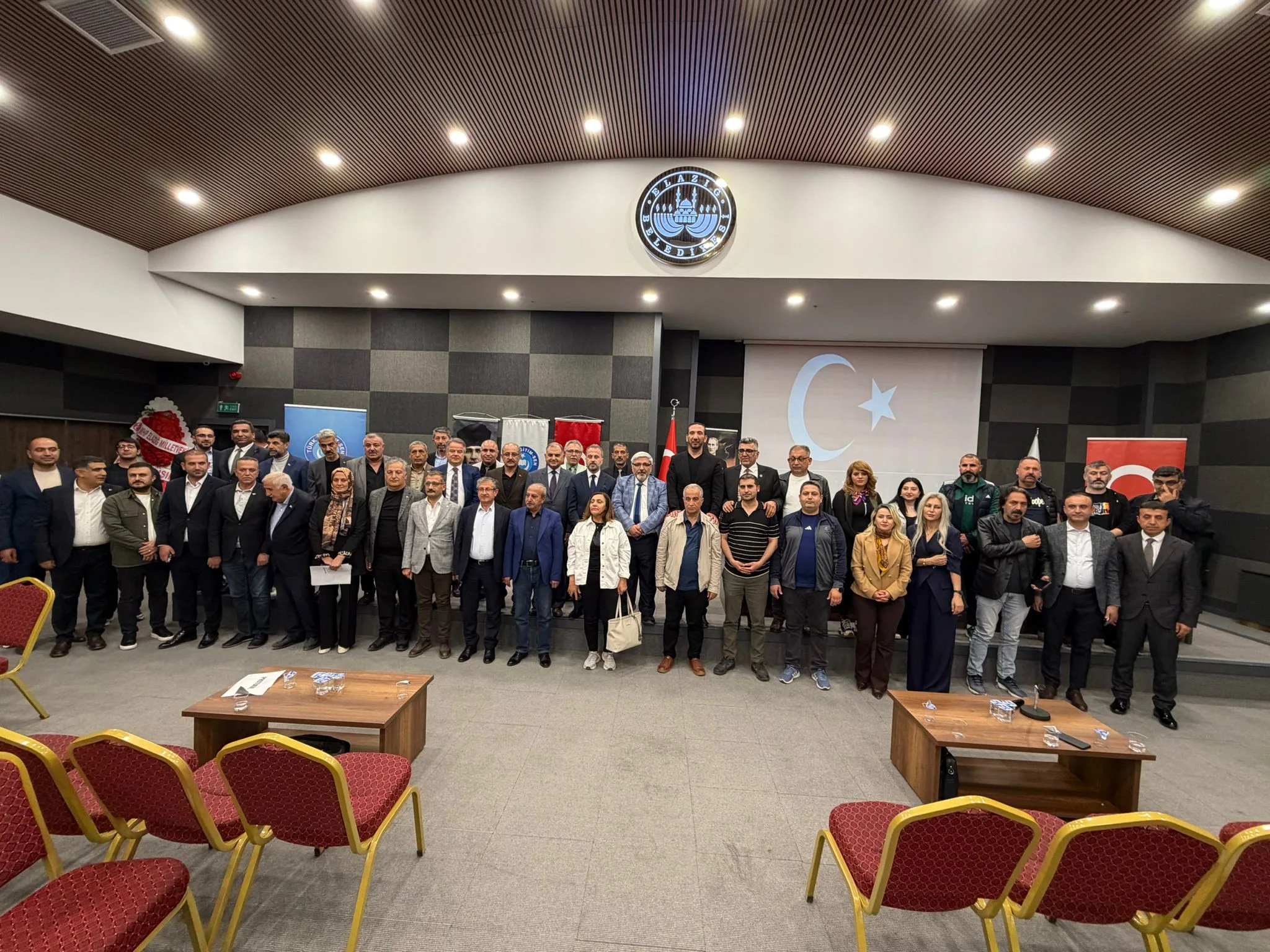 Elazığ’da “Yapay Zekâ Çağında Manipülasyon ve Şiddet: Zihinlerin İşgali” Konulu Konferans Gerçekleştirildi