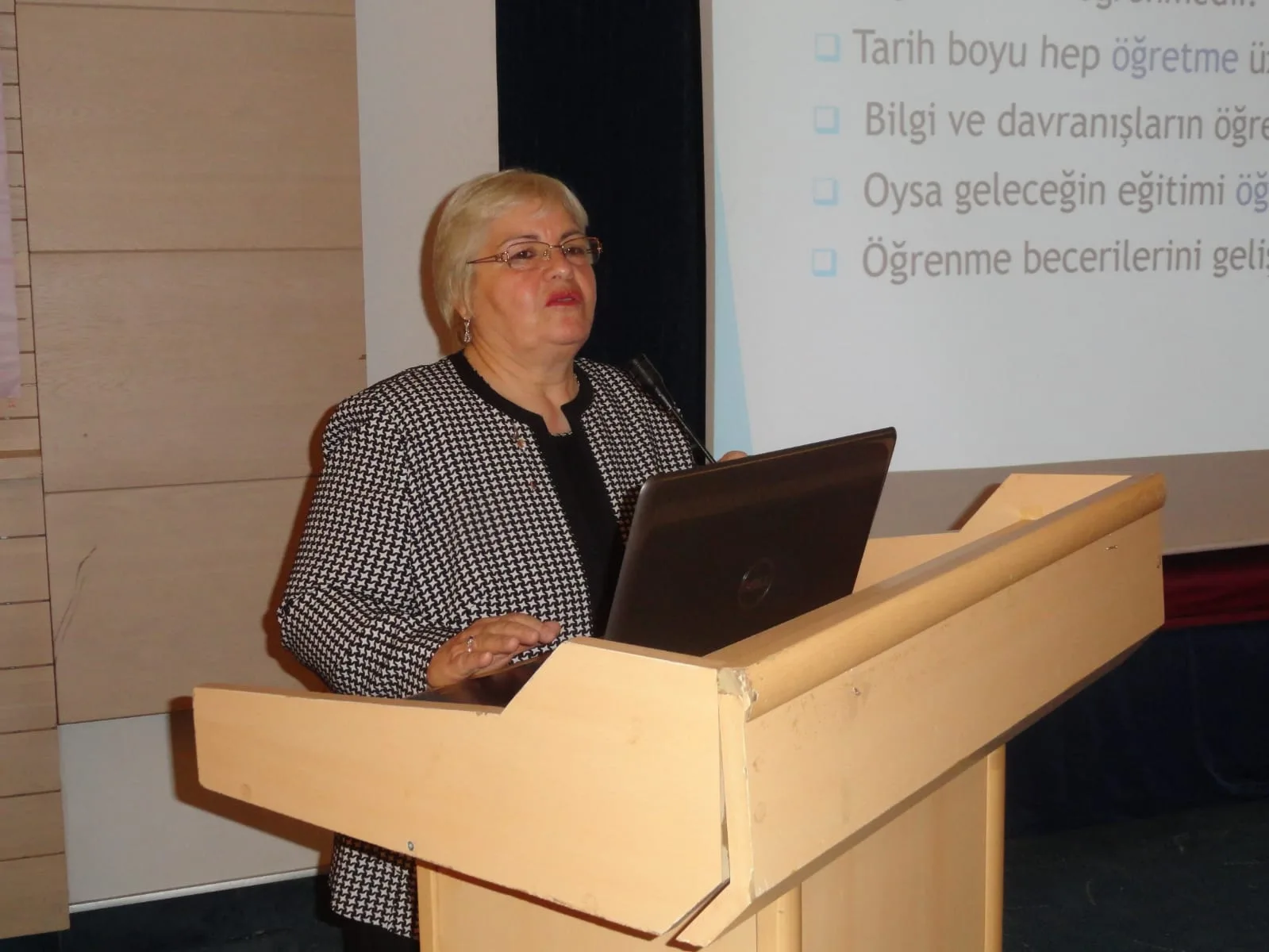 Türkçemizin Konuşma ve Bilgi Aktarma Üstünlüğü