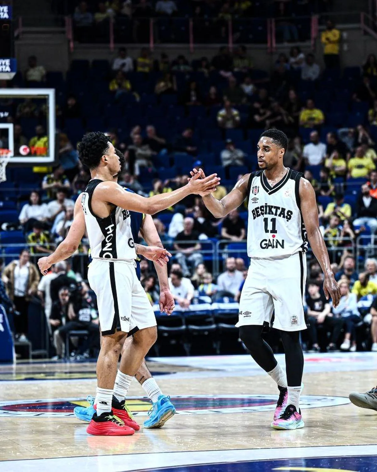 Fenerbahçe, Beşiktaş’a Mağlup Oldu