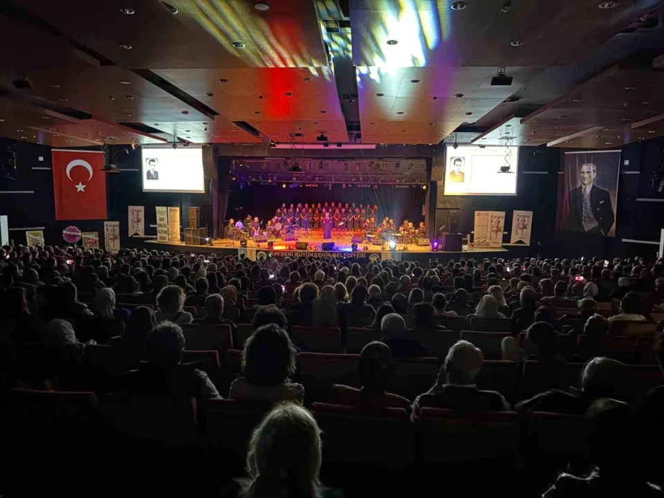 “Bir Türkü, Bin Duygu” temalı konserin ilki Kayseri’de yapıldı