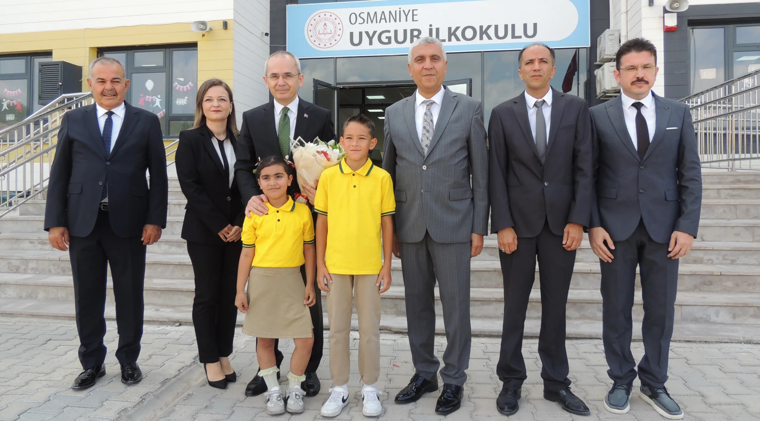Öğrenciler Tatilde Bol Kitap Okuyarak Kendilerini Geliştirmeli