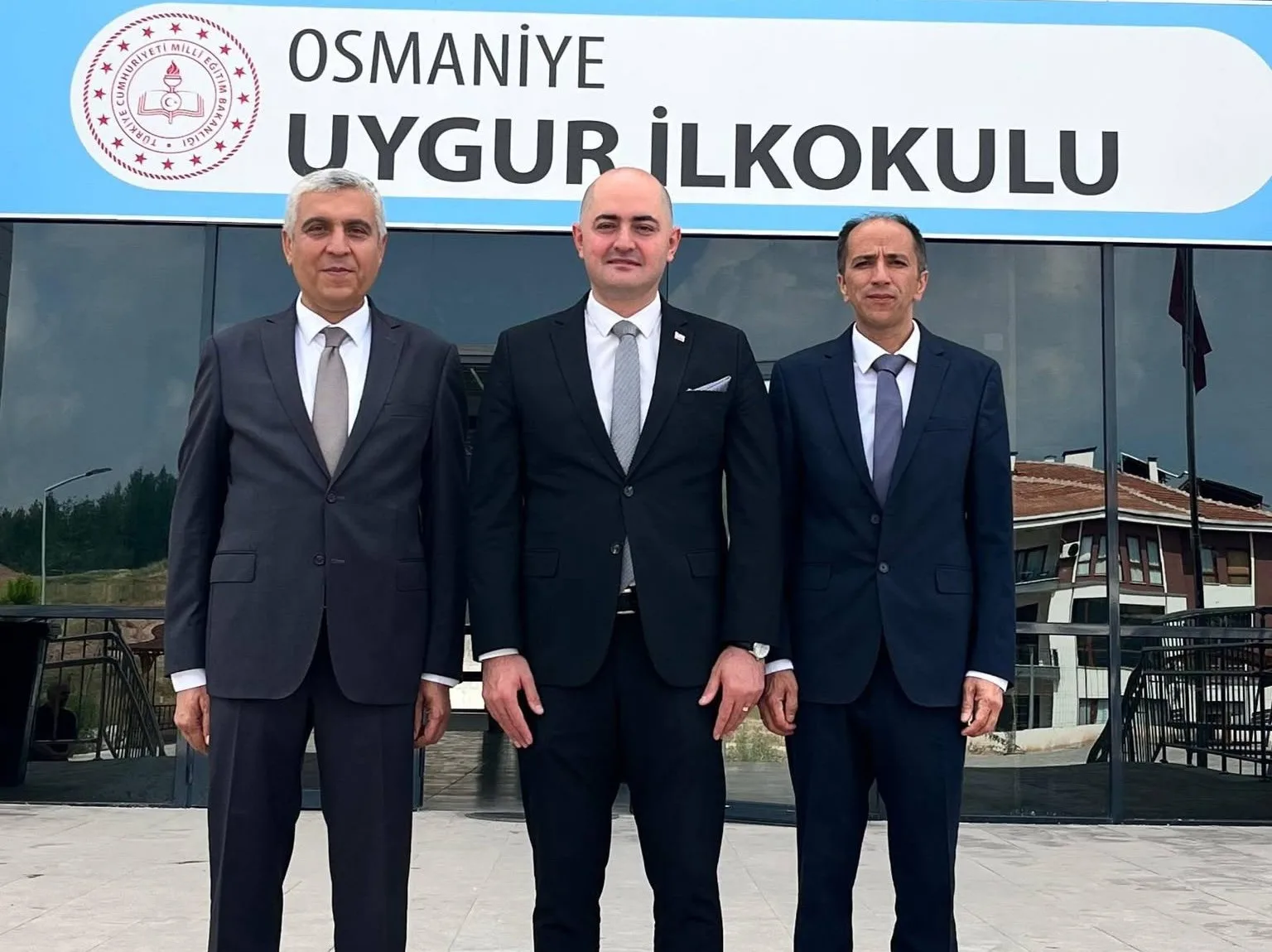 Uygur Arısoy’dan Uygur İlkokulu’na Anlamlı Ziyaret