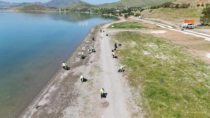 Hazar Gölü için temizlik seferberliği: 12 ton atık toplandı