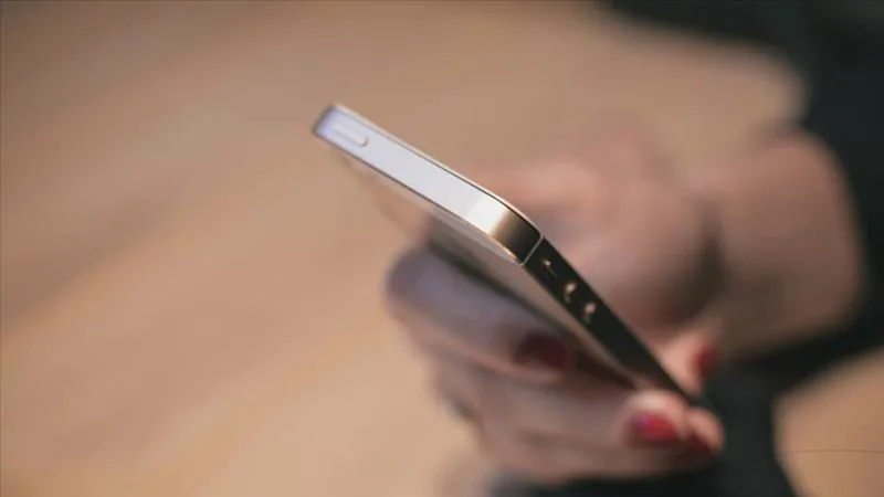 Fransa liselerde cep telefonlarını yasaklamaya hazırlanıyor
