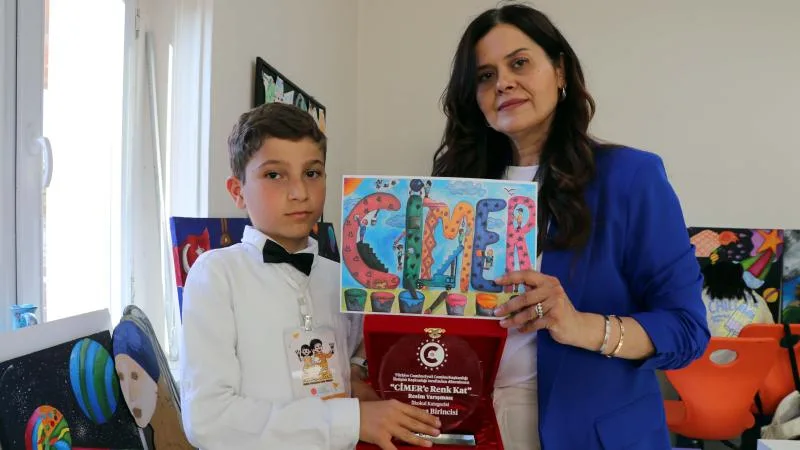 Hayalindeki CİMER’i resmedip Türkiye birincisi oldu