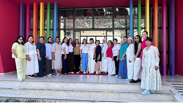 Kazakistanlı öğretmenlerden belediye kreşine ziyaret