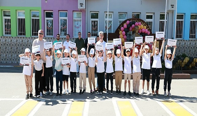 Geleceğin Şampiyon Tenisçileri Osmangazi’de Yetişiyor