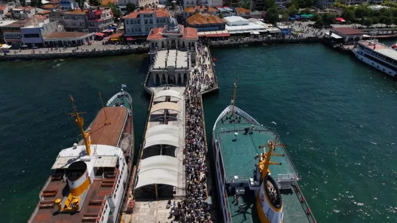 Büyükada’ya ziyaretçi akını