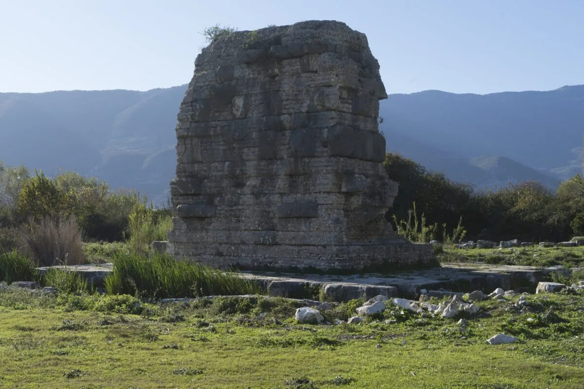 Roma Anadolu’sundaki Boş Mezarlar Yokluğun Nasıl Mimariye Dönüştüğünü Gösteriyor