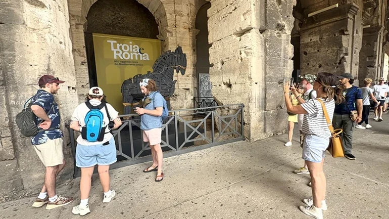 Roma’nın kalbi Kolezyum’da, Troya’nın hikâyesi dünyayla buluştu: