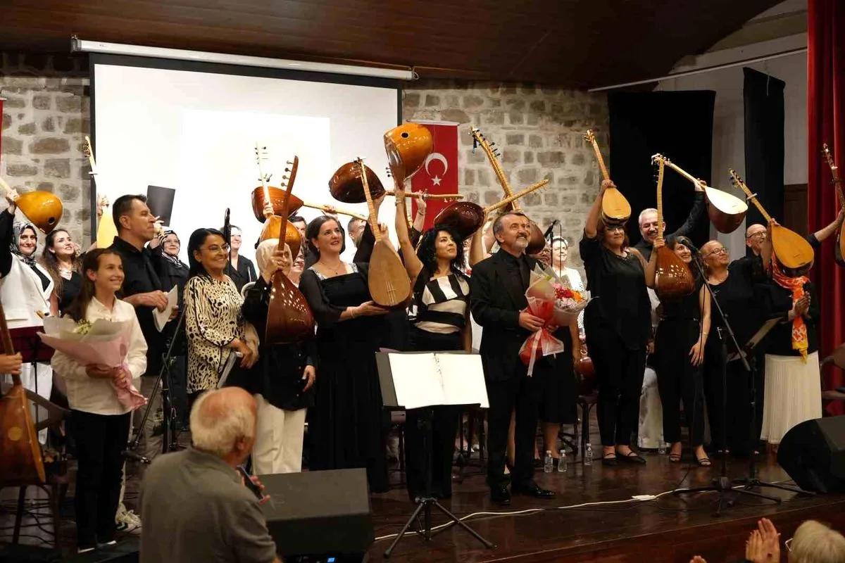 Edirne’de Duygu Dolu Türkü Gecesi