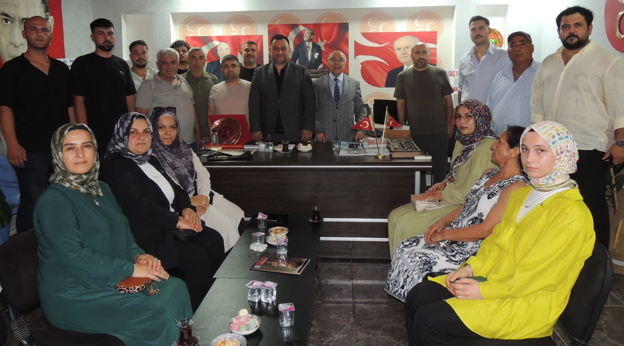 MHP Toprakkale’de Yeni Üyelere Rozet Takıldı