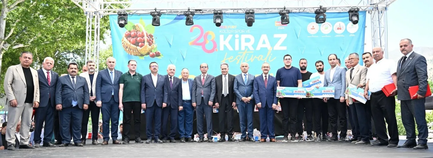 Yeşilyurt Kiraz Festivali’nde Ata Sporu ve Yöresel Lezzetler Bir Arada Yaşatıldı