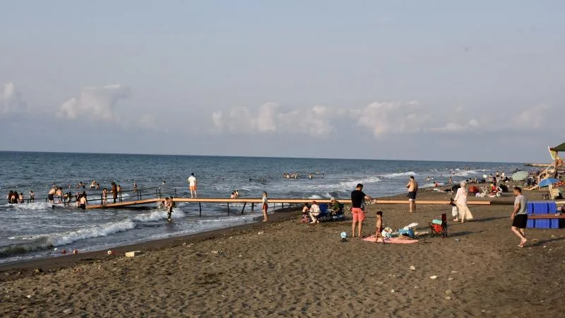 Karadeniz’de olumsuz hava şartları: 4 ilde denize girmek yasaklandı