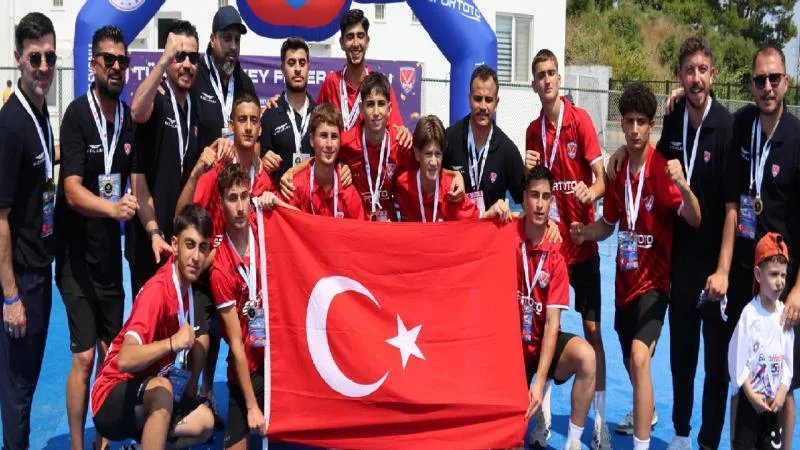 U16 Erkek Hokey Milli Takımımız Avrupa Şampiyonu oldu