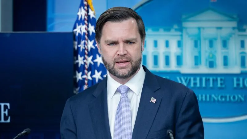 ABD Başkan Yardımcısı Vance: Trump, mecbur kalmadıkça İran’a orduyu göndermeyecek