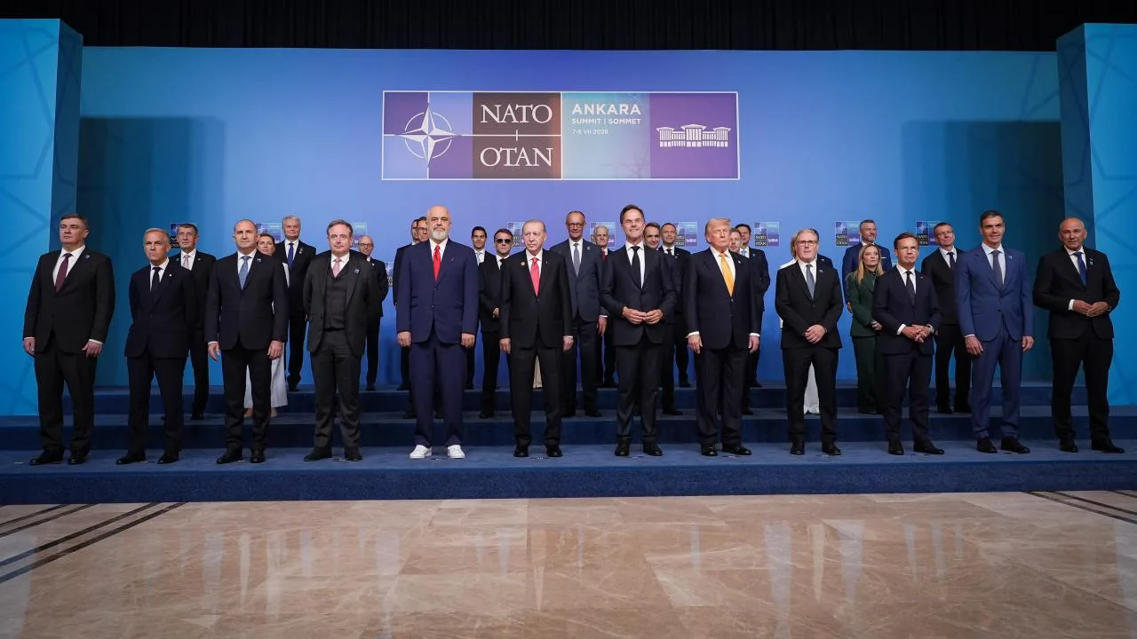 NATO Zirvesi’nden aile fotoğrafı!
