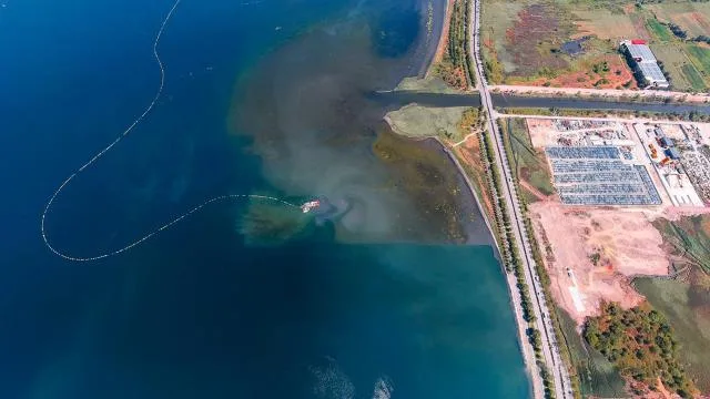 İzmit Körfezi’nde 2,4 milyon metreküp dip çamuru çıkarılacak