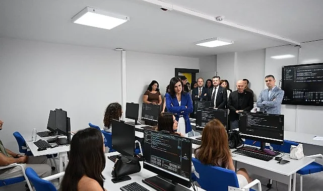 Antalya Dijital Gençlik Merkezi (DİGEM) açıldı