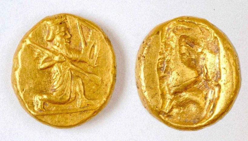Türkiye’de Antik Notion’da 2.500 Yıllık Pers Altın Sikke Hazinesi Bulundu