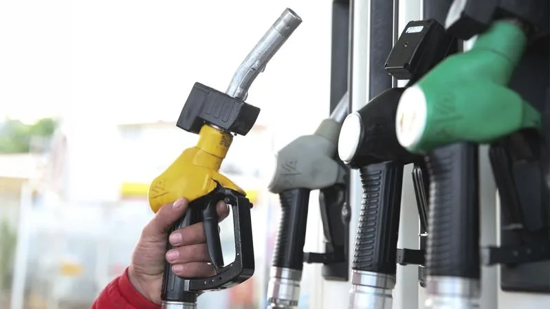 ABD’de ortalama benzin fiyatı, Orta Doğu’daki gerilimle yeniden 4 dolara çıktı
