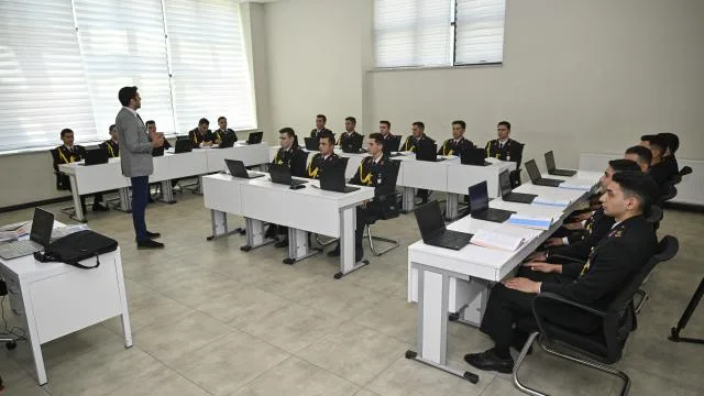 Jandarma ve Sahil Güvenlik Akademisi başvuruları sürüyor