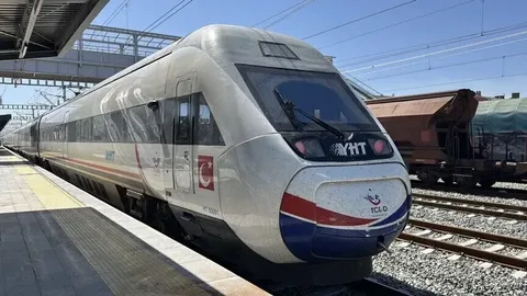 Uraloğlu: 2053’te Türkiye’yi hızlı trenle 48 saatte gezmek mümkün olacak