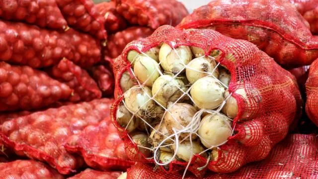 Kuru soğanda gümrük vergisi geçici süreyle yüzde 5’e indirildi