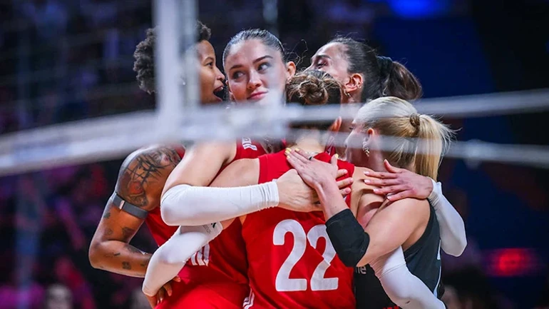 Filenin Sultanları, ev sahibi Çin’i set vermeden devirip finale yükseldi!