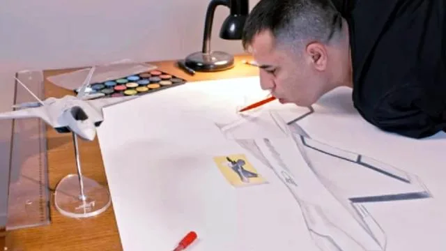 İki kolunu kaybetti; yılmadı KAAN’ın modelleyecisi oldu