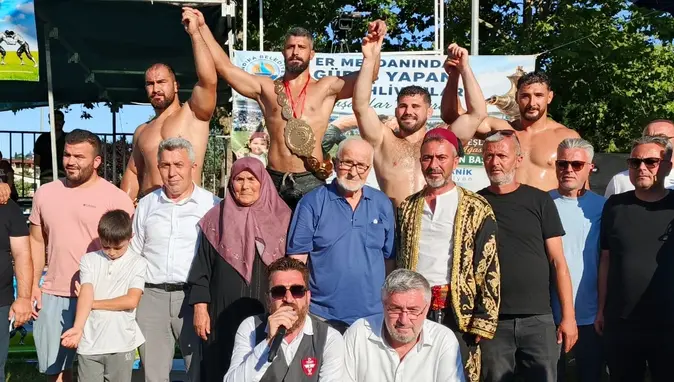 Tarihi Namazgah Yağlı Pehlivan Güreşleri’nde başpehlivanlığı Seçkin Duman kazandı