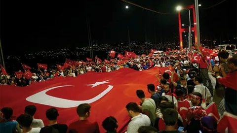 Prof. Dr. Nevzat Tarhan: “15 Temmuz milletimiz için tarihi bir imtihandı!”