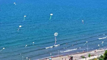 Ünye’de Uçurtma Şenliği Renkli Görüntülerle Yapıldı