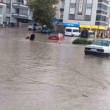 İstanbul başta olmak üzere; Marmara, tüm Karadeniz kıyı hattı.. Çarşamba’dan itibaren hava durumu bir gecede değişecek!