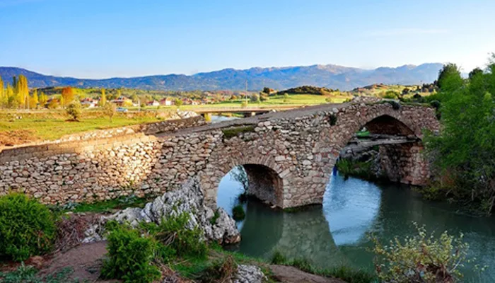 Muğla’nın Tarihi Yapılarından Oinoanda Köprüsü
