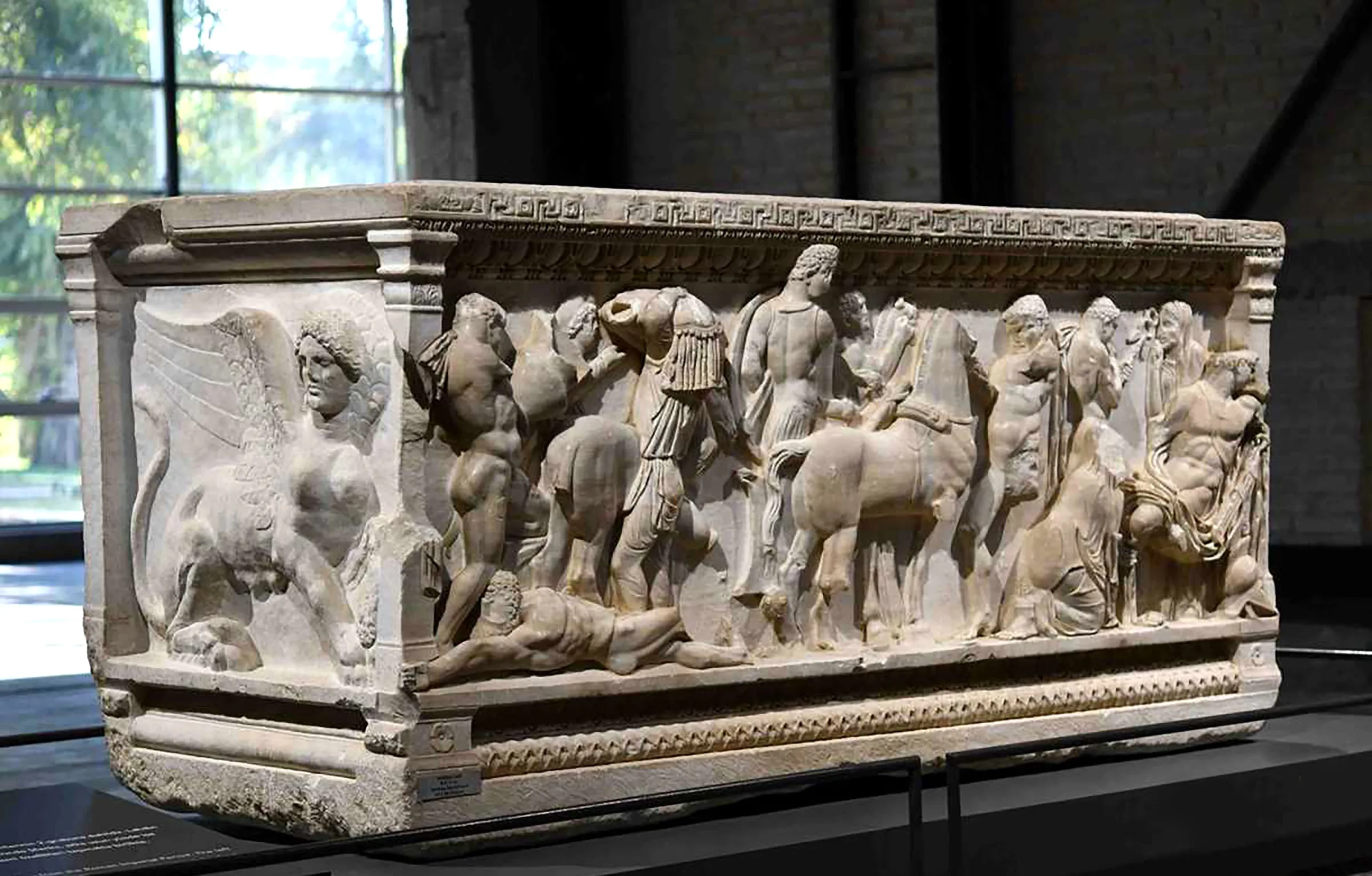 Roma Dönemi’nin Önemli Eserlerinden Akhilleus Lahdi