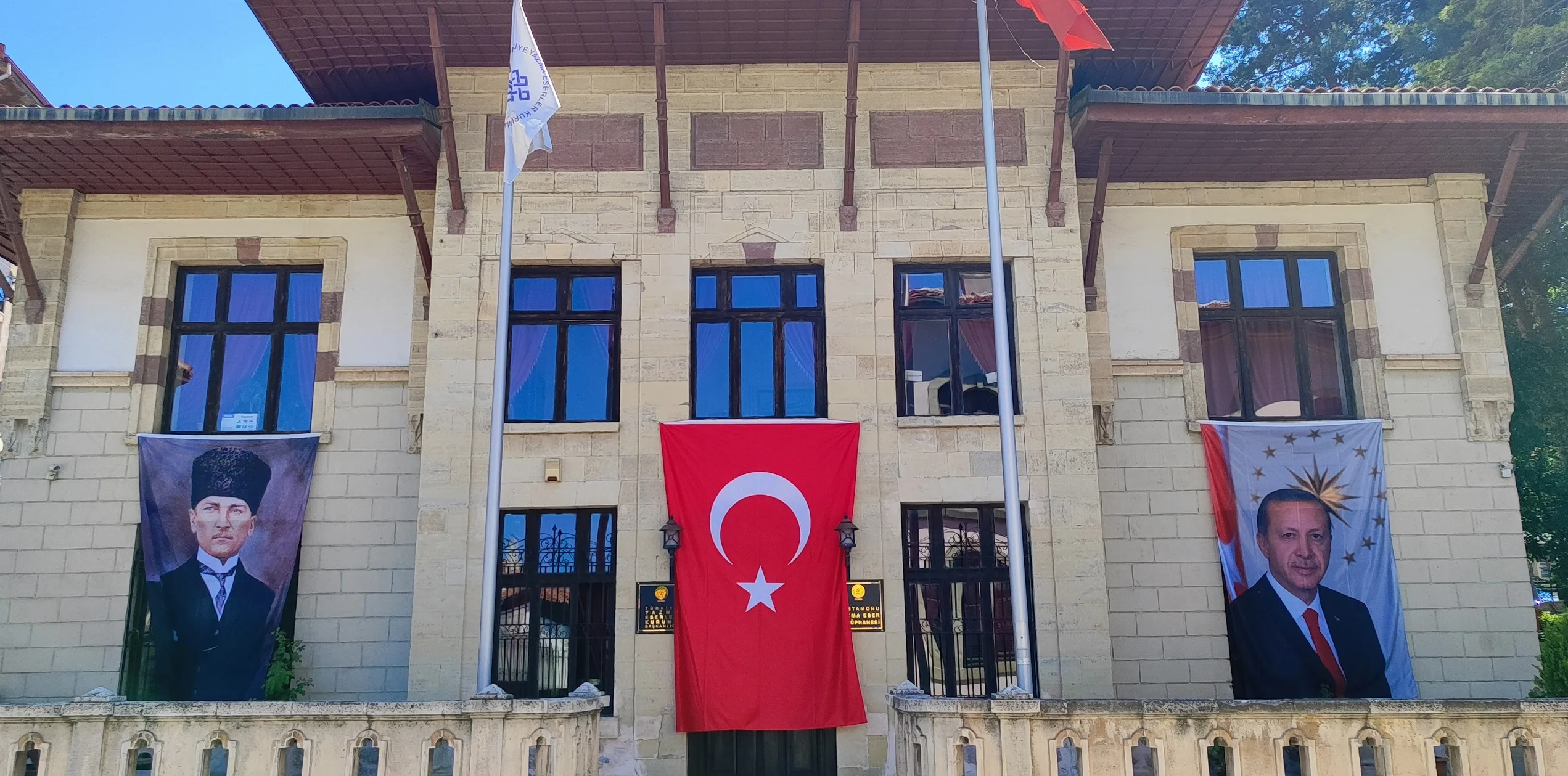 Kastamonu’da Yüzlerce Yıllık Eserler Yazma Eser Kütüphanesinde