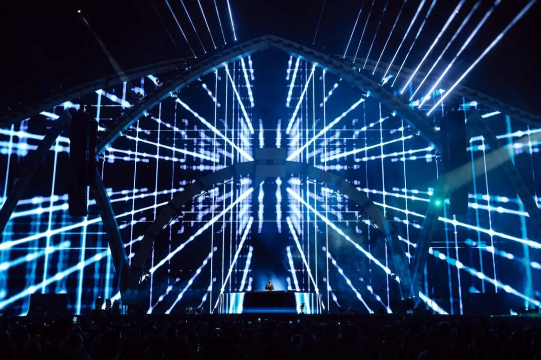 İstanbul Festivali’nde Elektronik Müziğin Ritmi, TIËSTO ile Zirve Yaptı