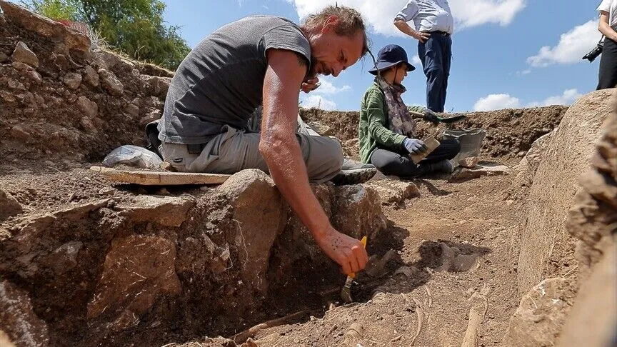 Hattuşa’da yaklaşık 2 bin 300 yıllık yeni mezarlar bulundu