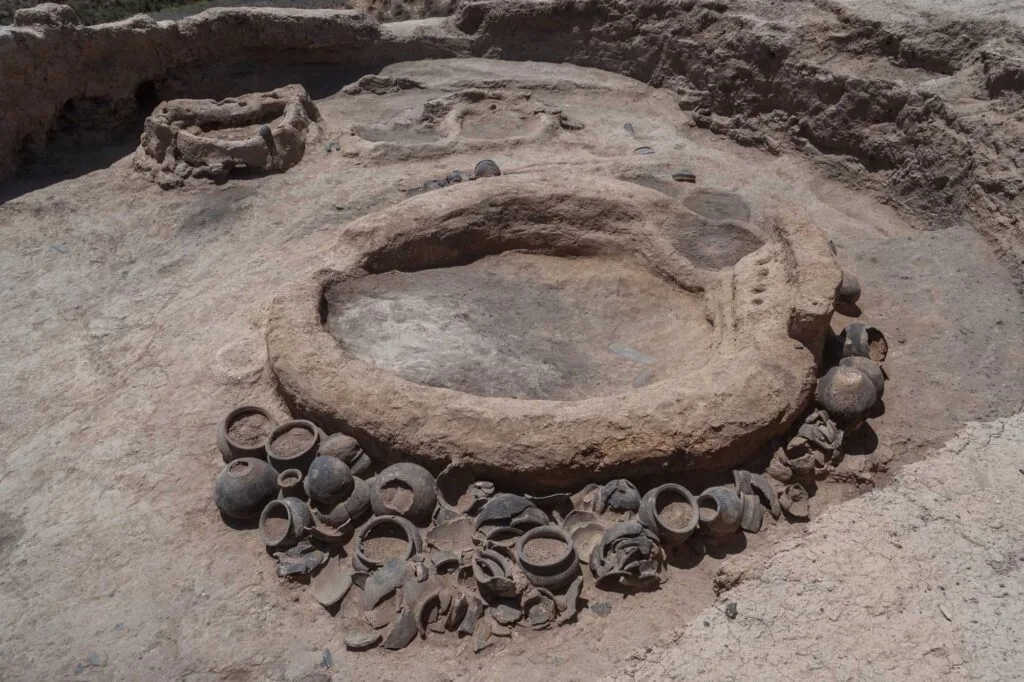 Arkeologlar Azerbaycan’da Kafkasya’da Benzeri Olmayan 3.200 Yıllık Tören Mutfağı Keşfetti