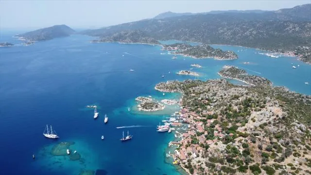 Turizmin başkenti Antalya’da 10 milyon turist barajı geçildi