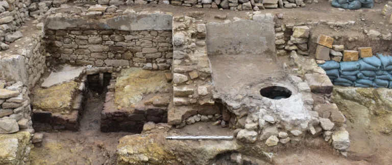 Dağıstan’ın Derbent kentindeki Naryn-Kala Kalesi’nde 13. yüzyıla ait son derece nadir bir Avar sikkesi bulundu