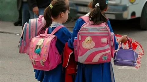 Okula dönüşte çanta uyarısı: Hafif çanta, doğru taşıma ve bol hareket