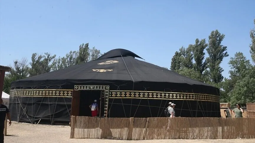 Büyük Hun-Türk Kurultayı’ndaki “Atilla Çadırı” Hun dönemine ışık tutuyor