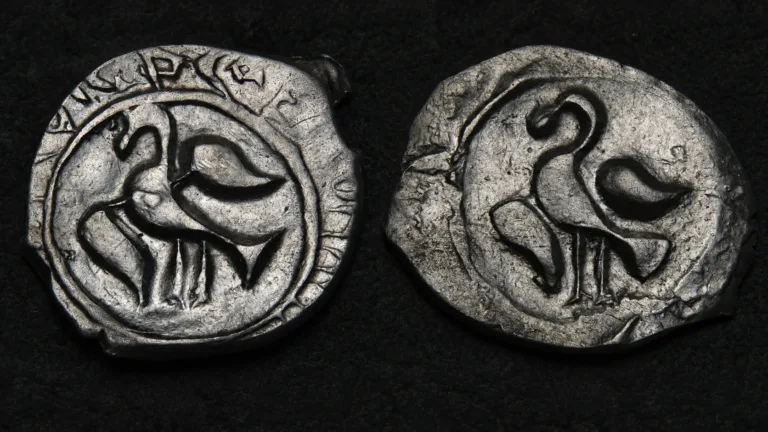 Rusya’nın En Büyük Sağlam Orta Çağ Sikke Hazinesi 2.600 Gümüş Sikkeyle Birlikte Bulundu