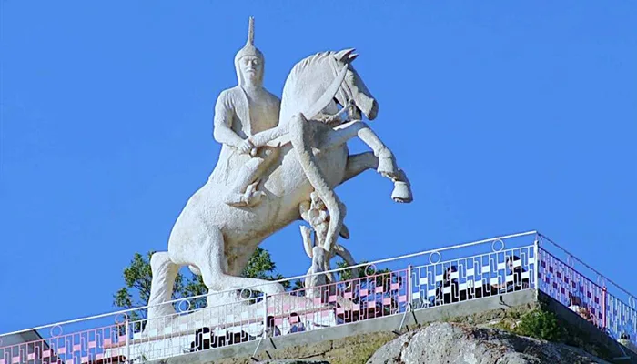 Harput Emiri ve Türk Orduları Başkumandanı Belek Gazi’nin Anıtı